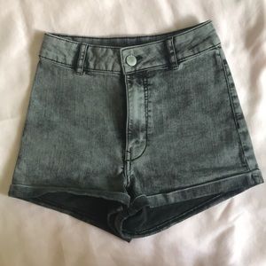 H&M acid wash shorts High waisted